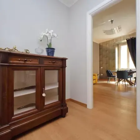 Elegante E Ampio Nel Cuore Di Prati روما